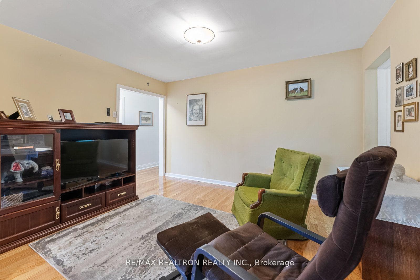 109 Thicketwood Drive photo 8