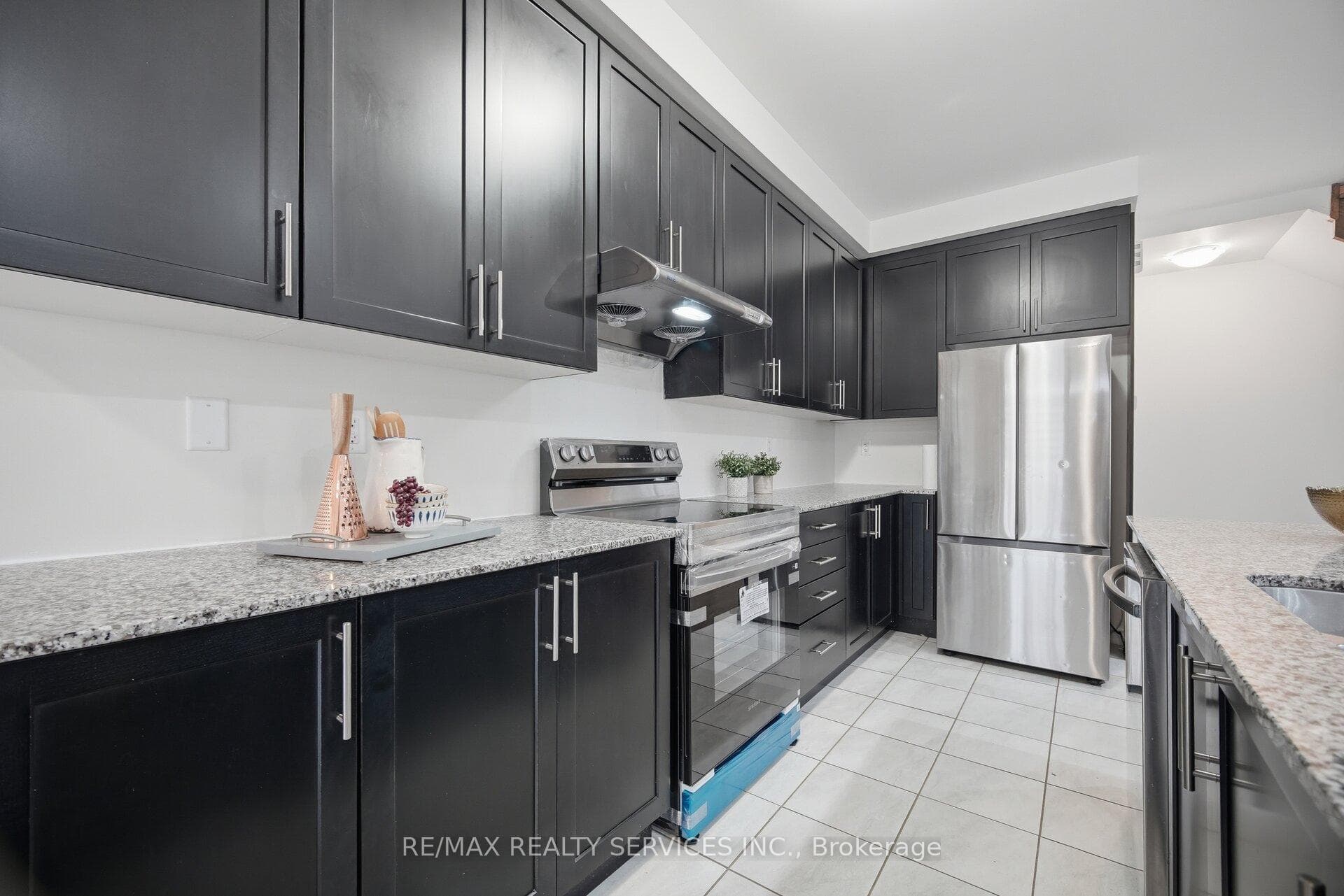 68 Donald Ficht Crescent photo 21