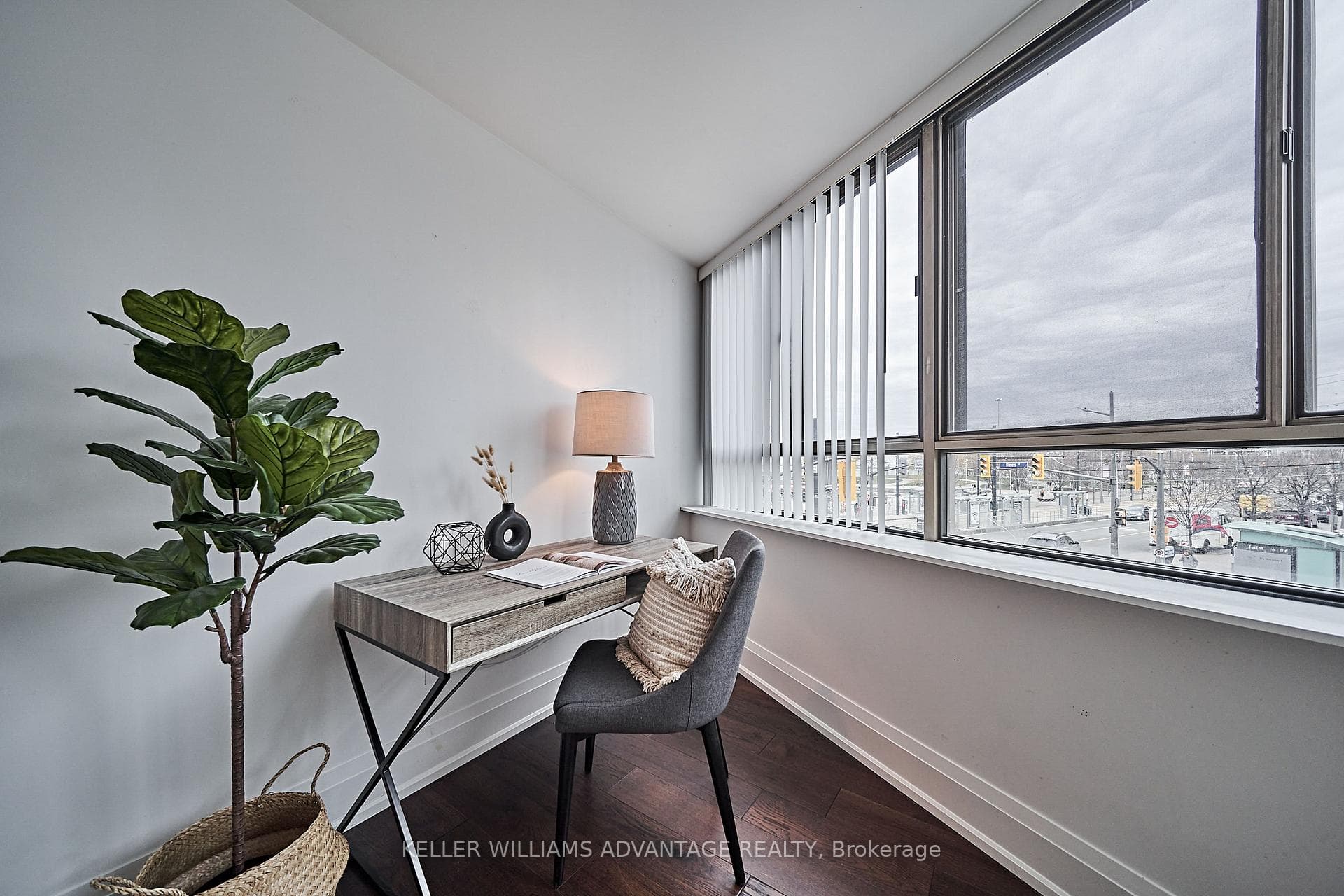 270 Queens Quay N/A Unit 203 photo 10