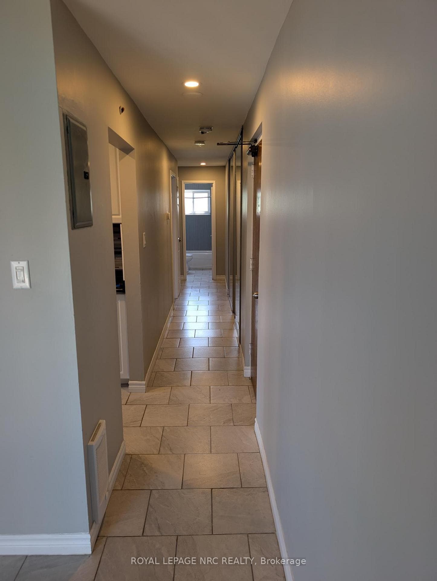 15 Bolton Avenue Unit 3 photo 4