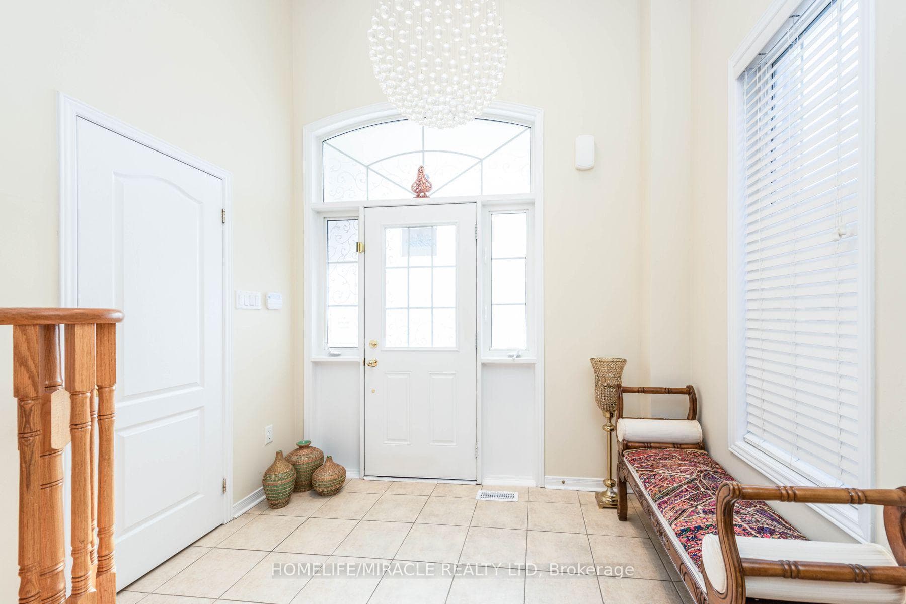 8 Solway Crescent photo 3