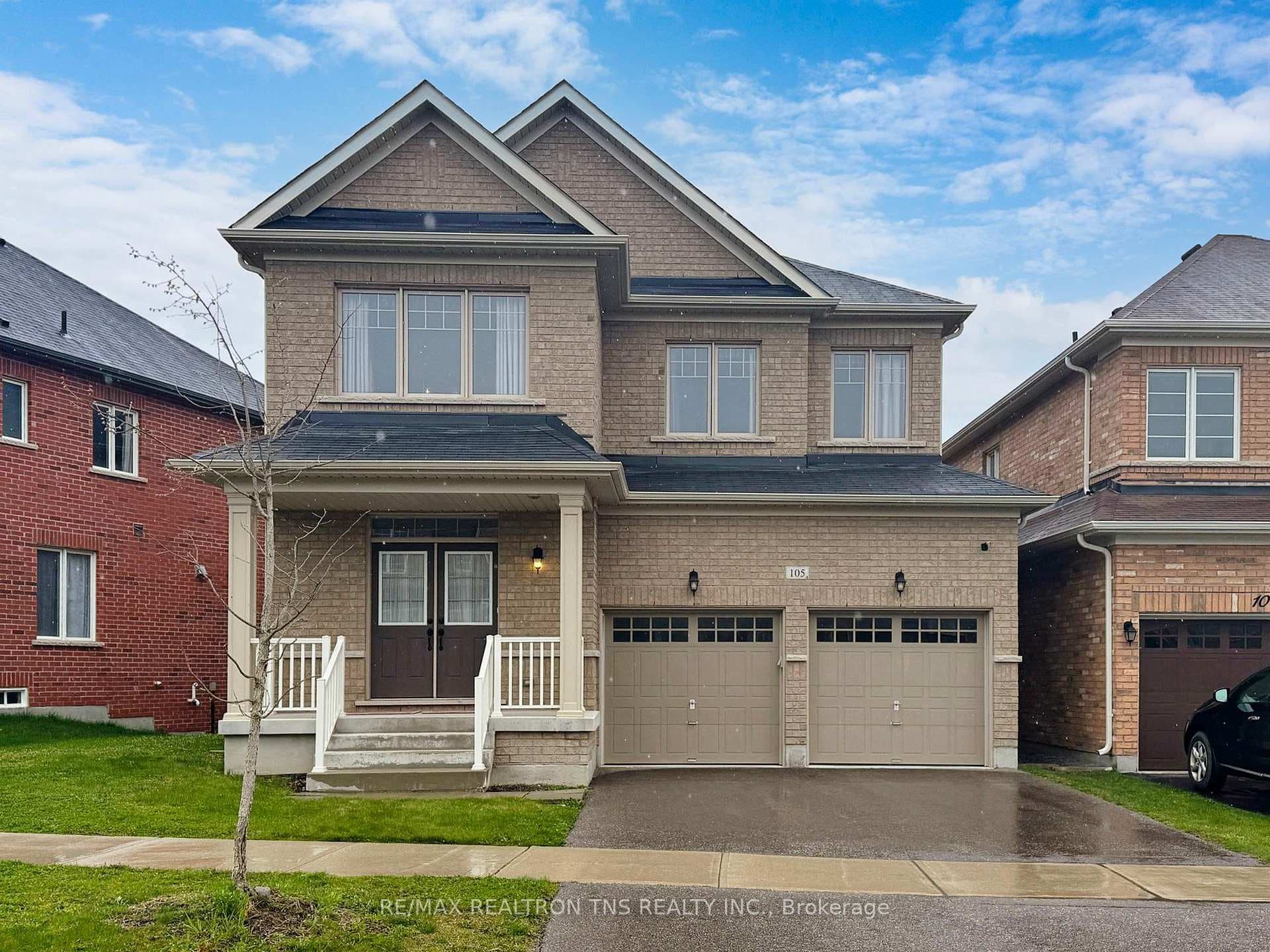 105 Roy Harper Avenue photo 1