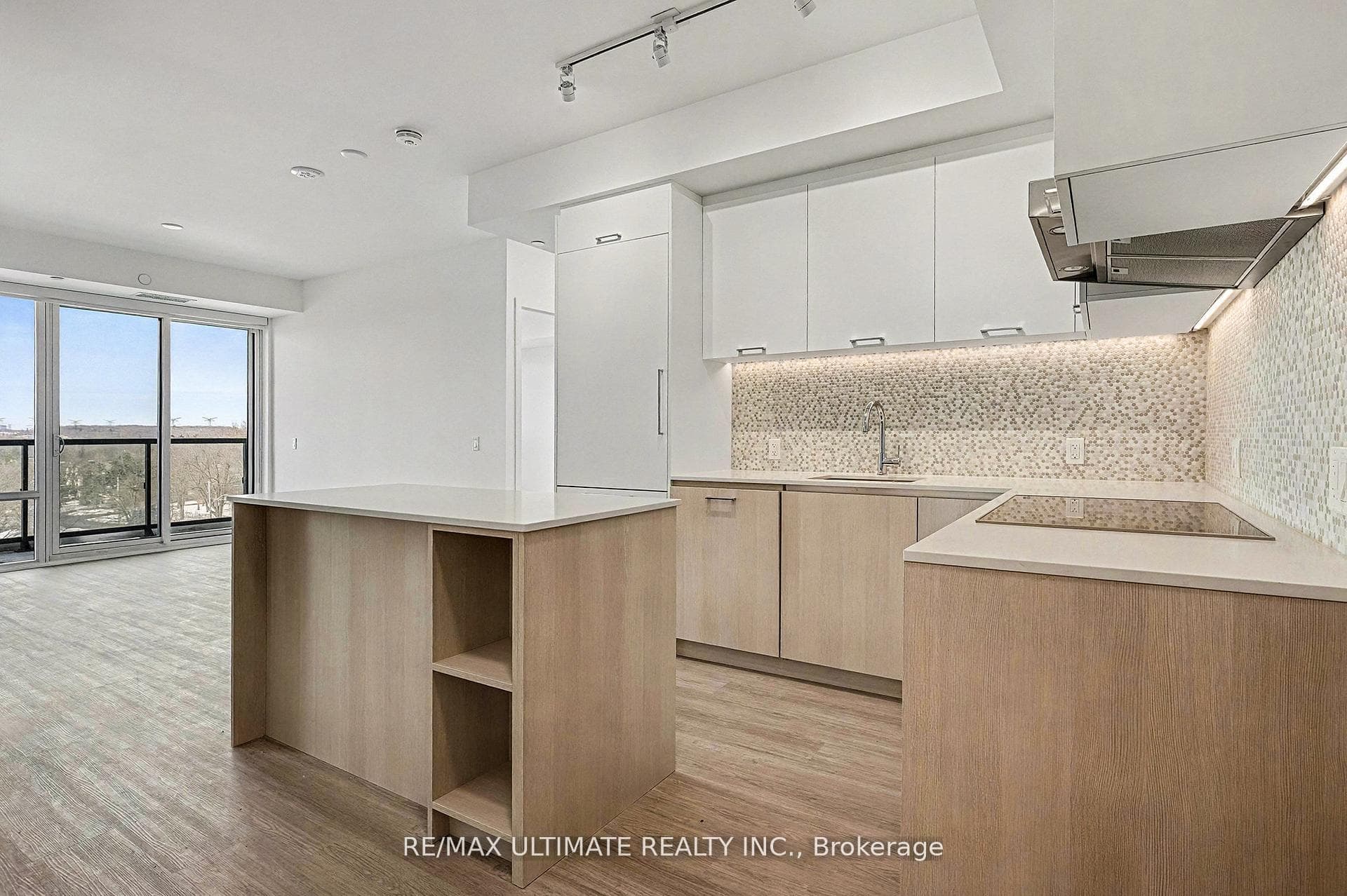 8188 Yonge Street Unit 727 photo 8