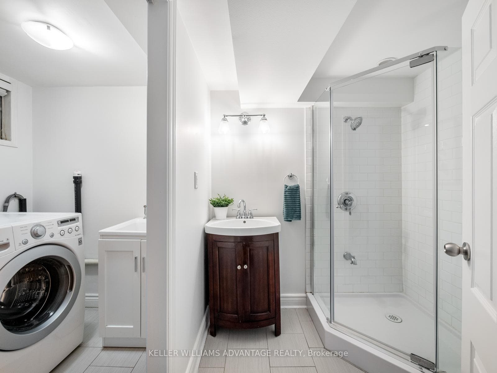 122 Woodfield Road photo 25