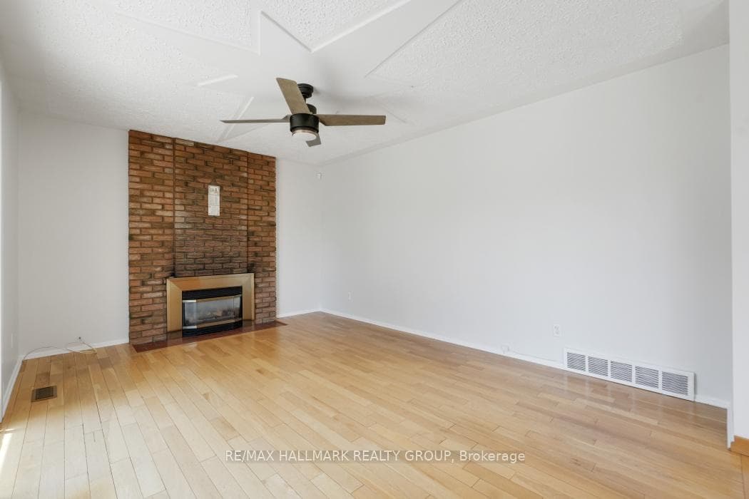 2187 Hamelin Crescent photo 22