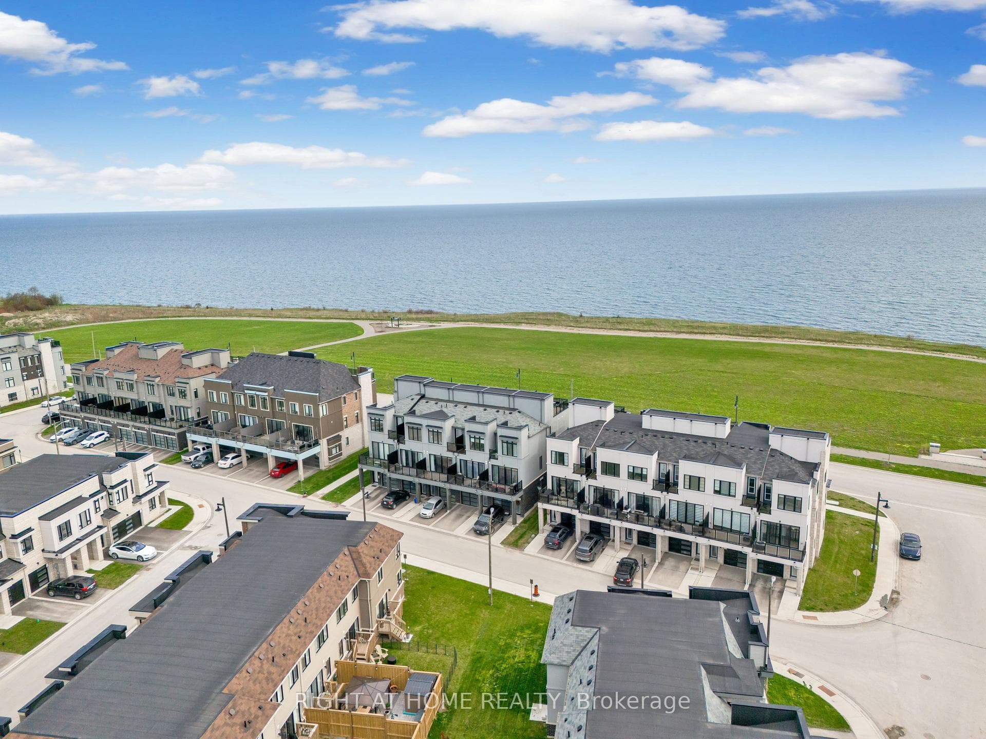 43 Caspian Square photo 30