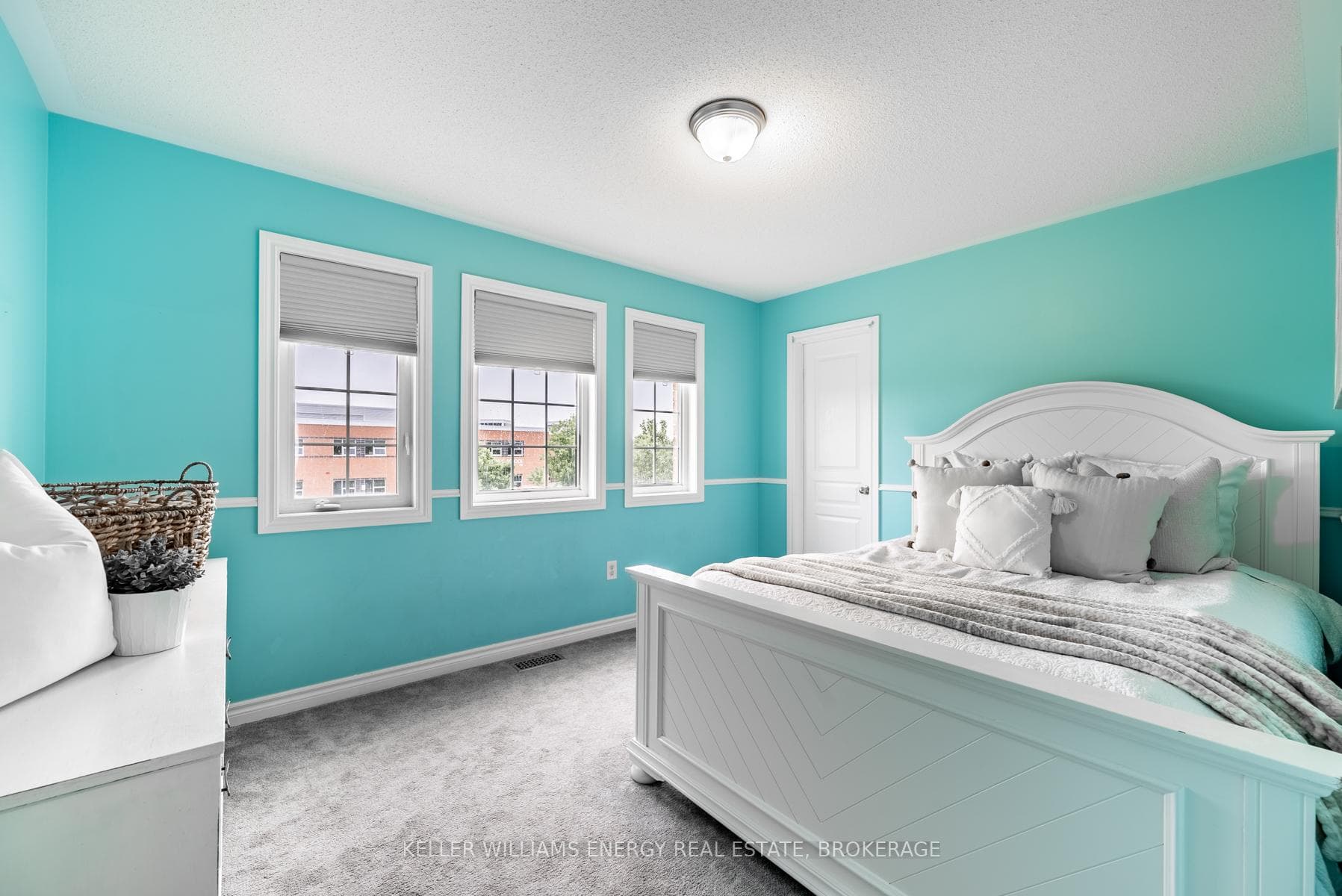 182 Bons Avenue photo 26
