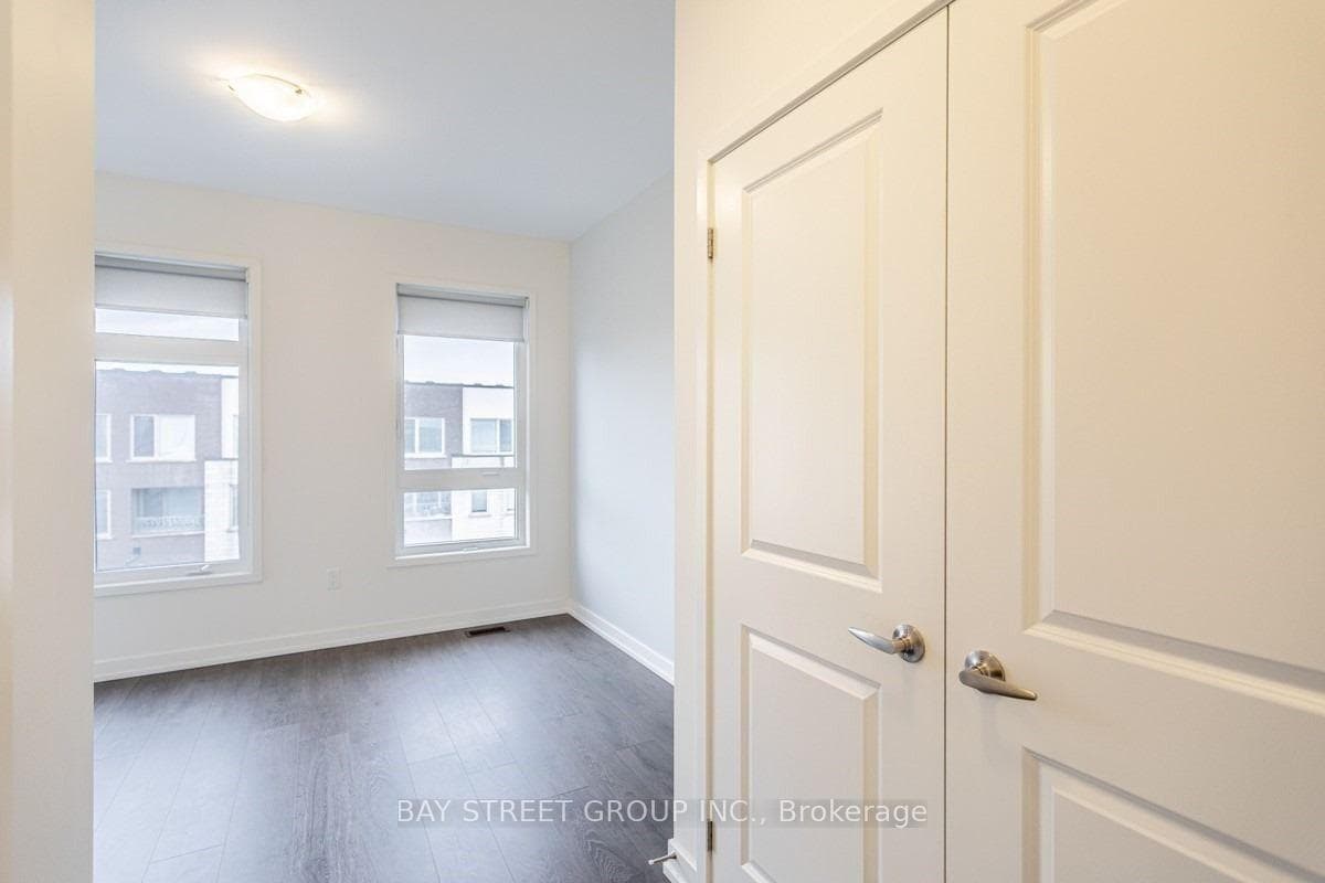 219 Huguenot Road photo 16
