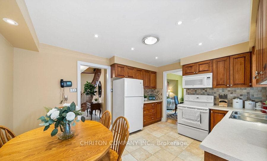 1078 Lovingston Crescent photo 10