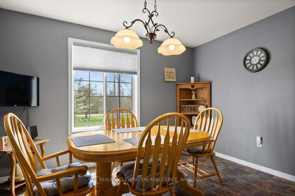 1189 Lazier Road photo 7