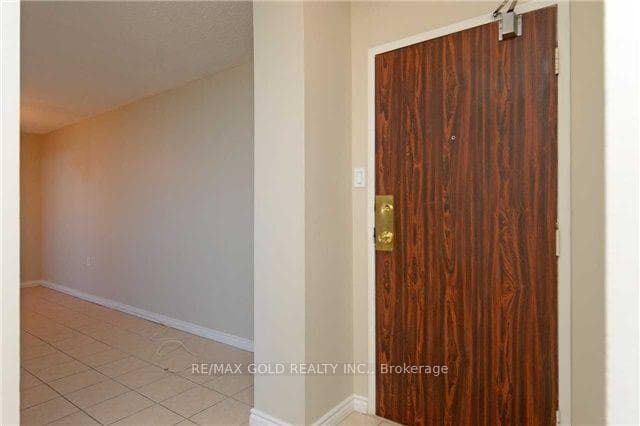 18 Knightsbridge Road Unit 809 photo 9