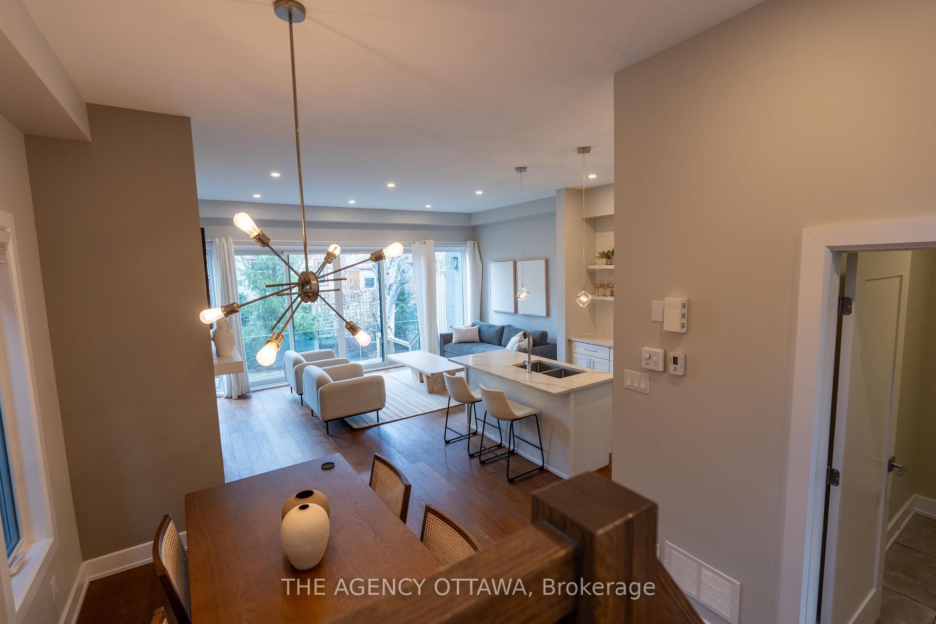 223 ROYAL Avenue photo 8