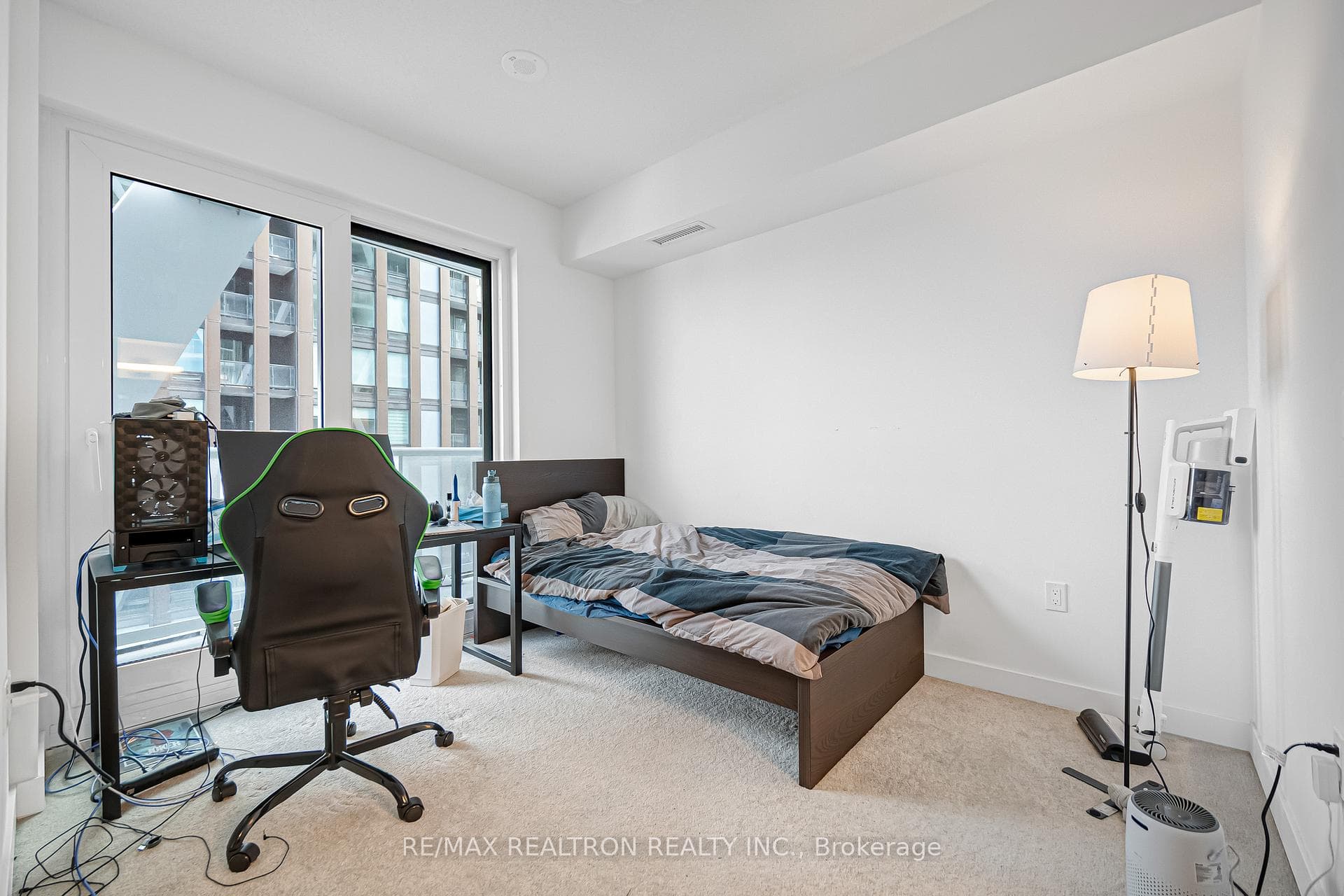230 Simcoe Street Unit 2619 photo 13