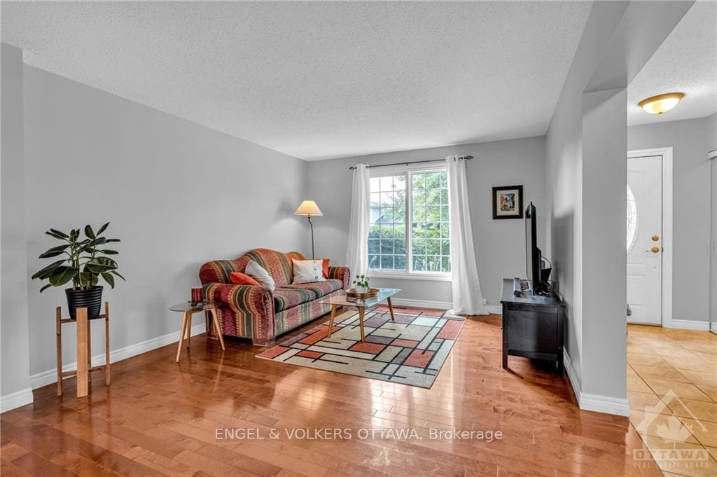 783 EASTVALE Drive photo 5
