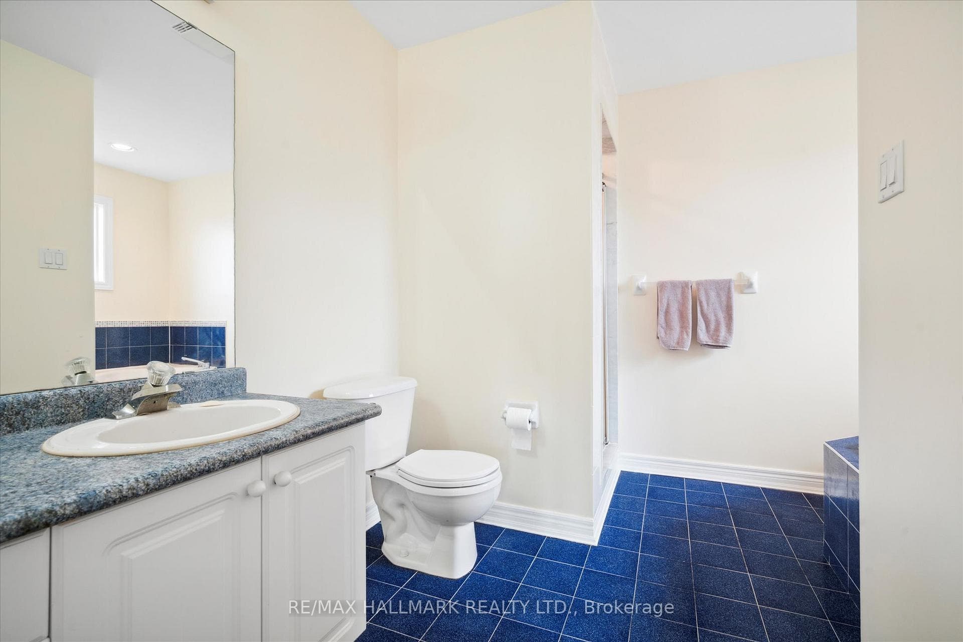304 Hollymount Drive photo 23