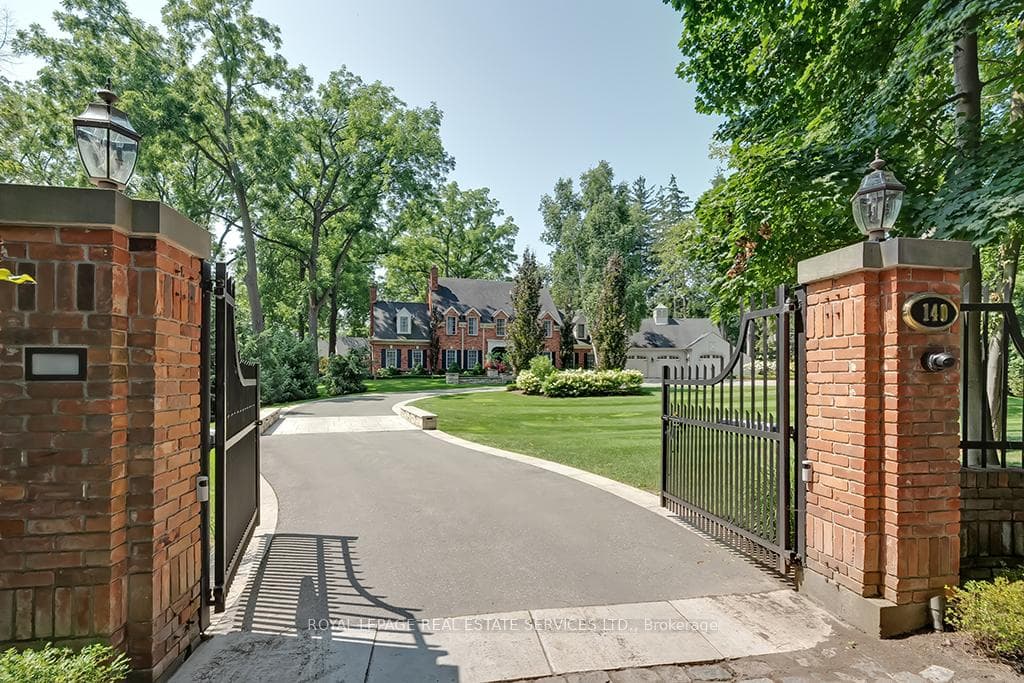140 Chartwell Road photo 2