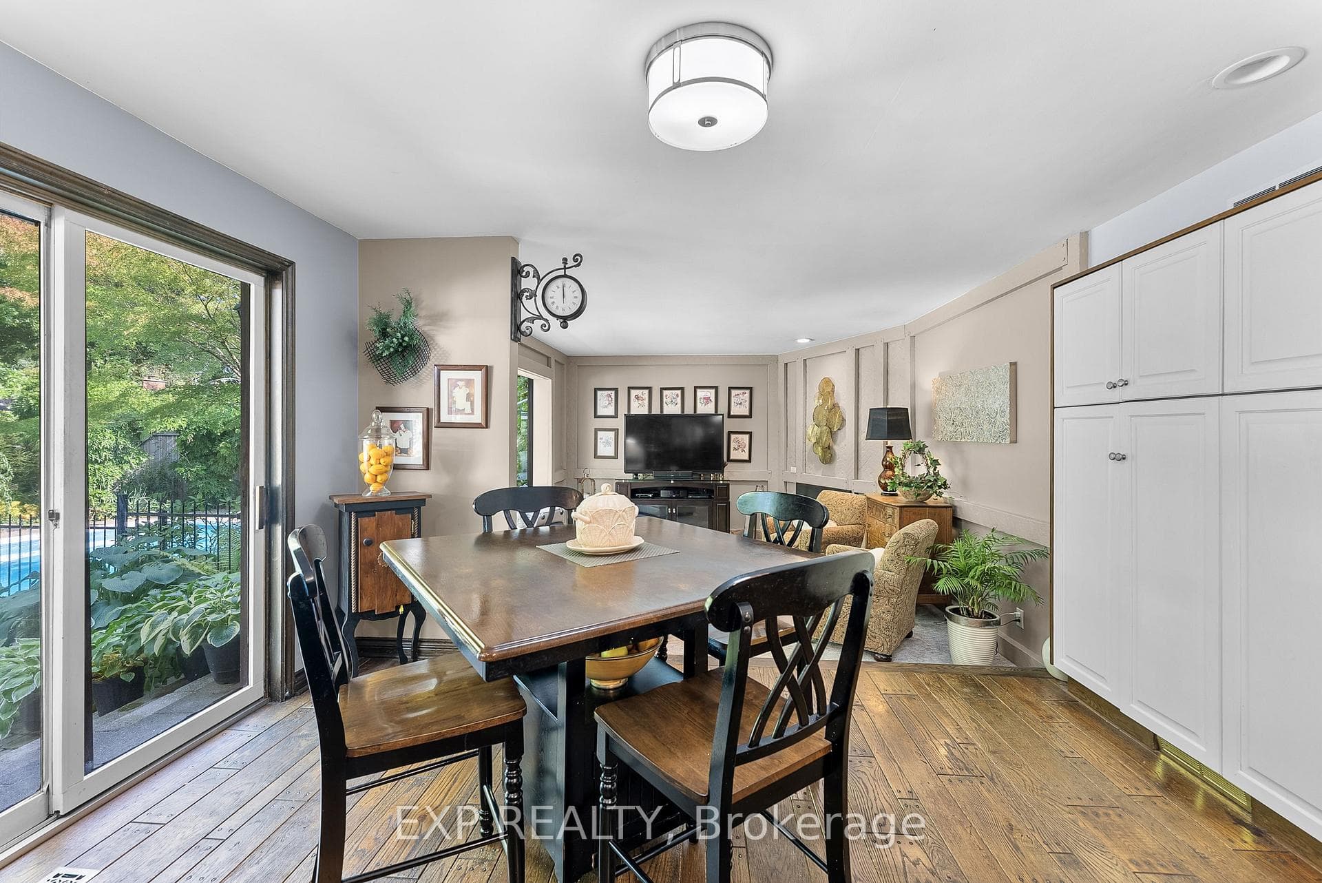 7091 Mount Forest Lane photo 17