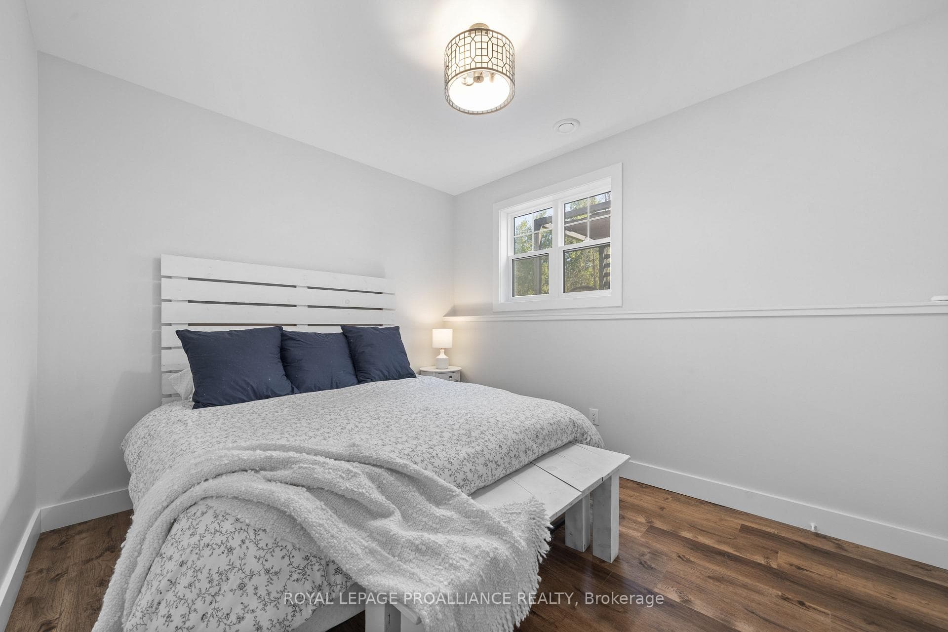985 Moira Road photo 34