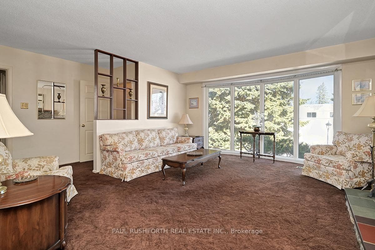 12 Parkside Crescent photo 7