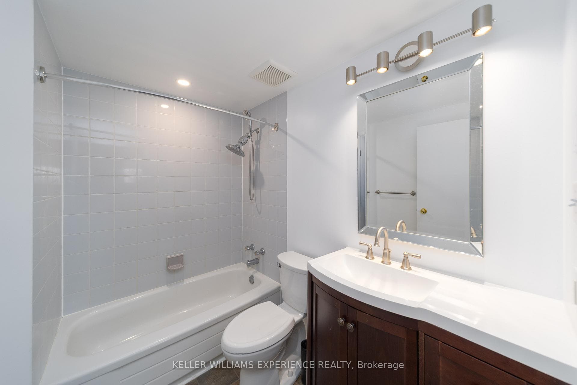 120 Bell Farm Road Unit 304 photo 8