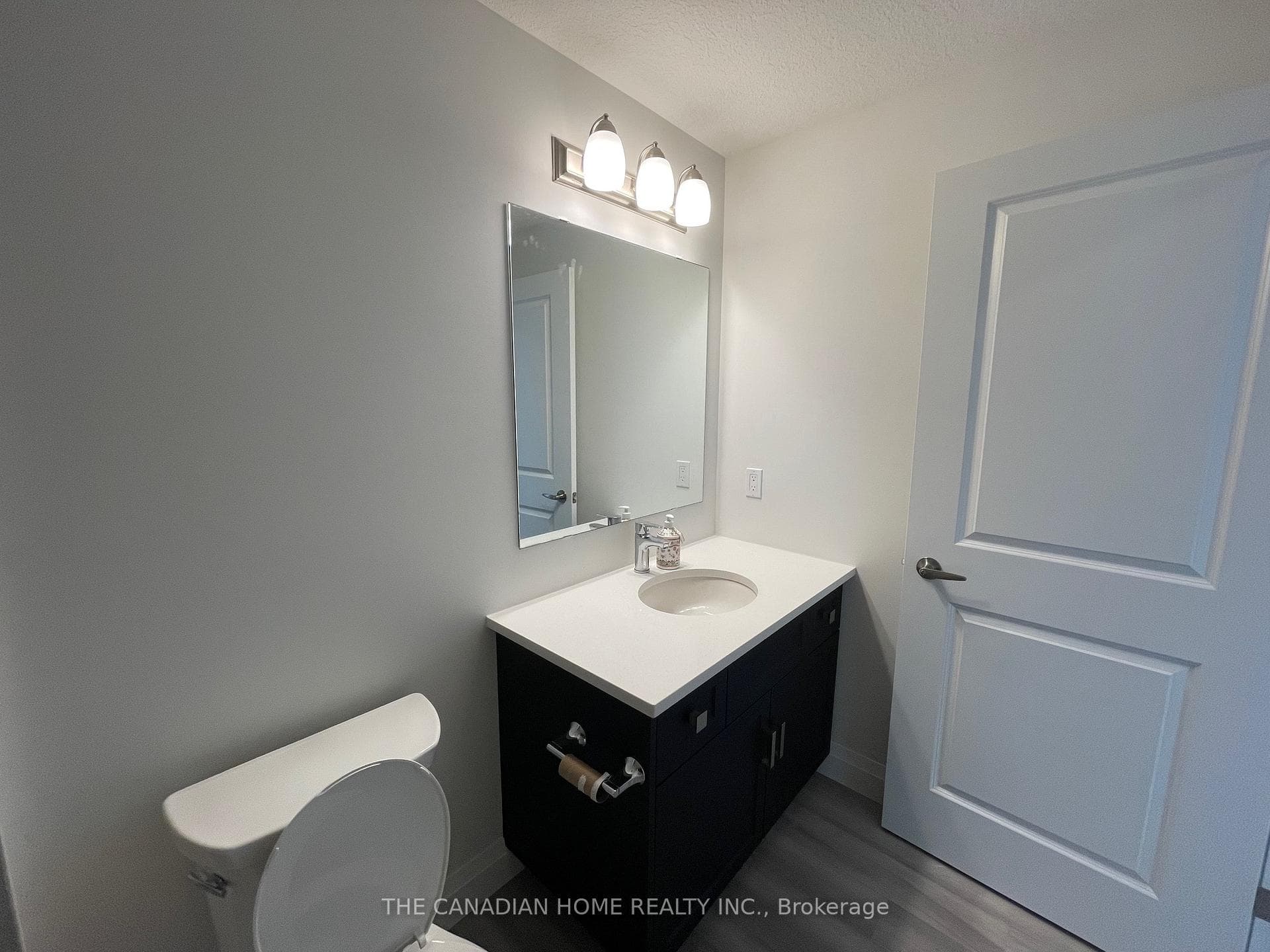 99B Farley Rd Road Unit 304 photo 12
