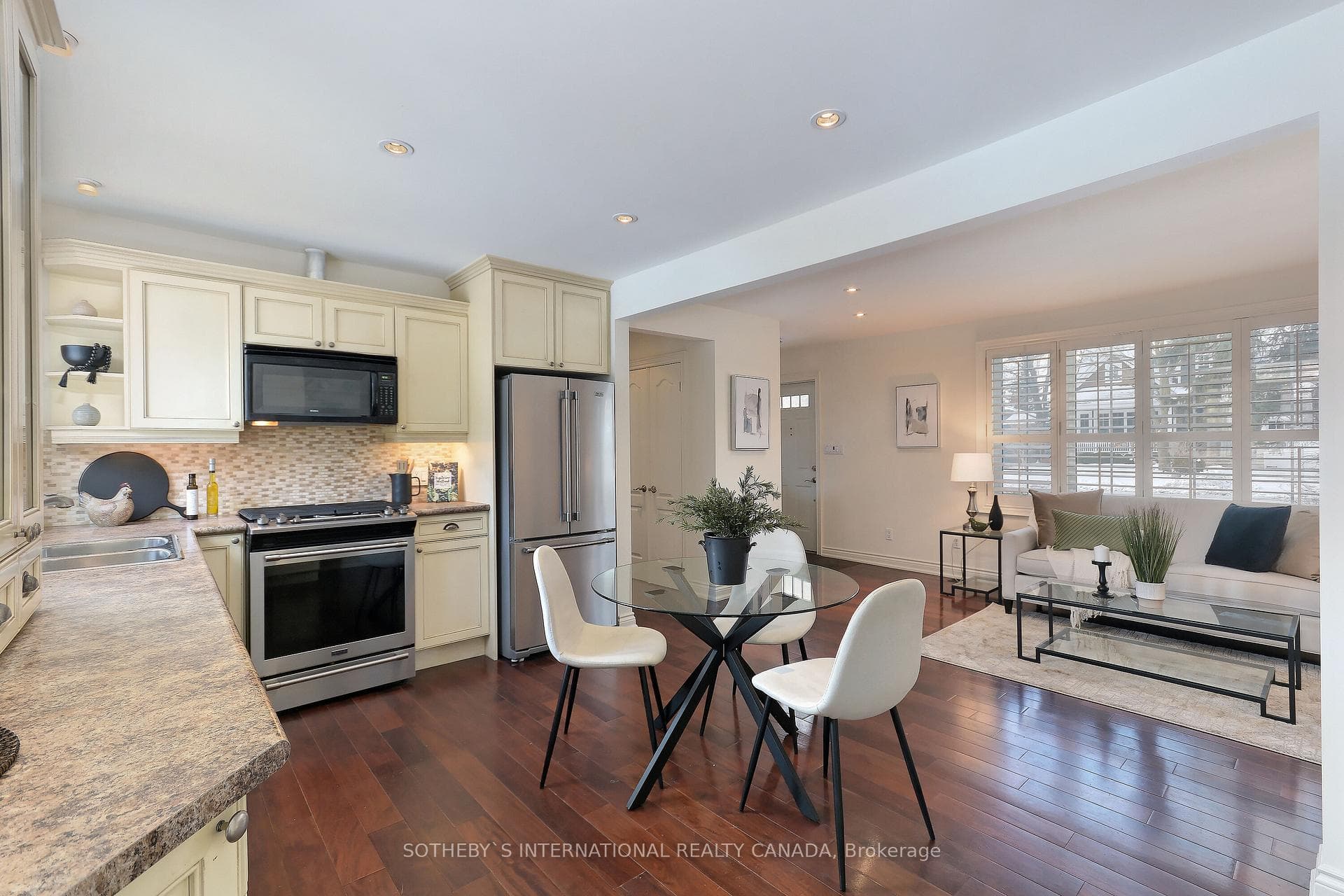 19 Paradise Avenue photo 7