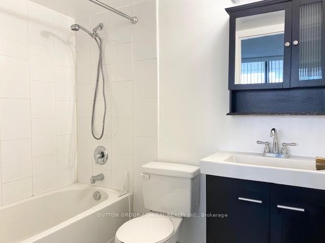 73 Mccaul Street Unit 638 photo 8