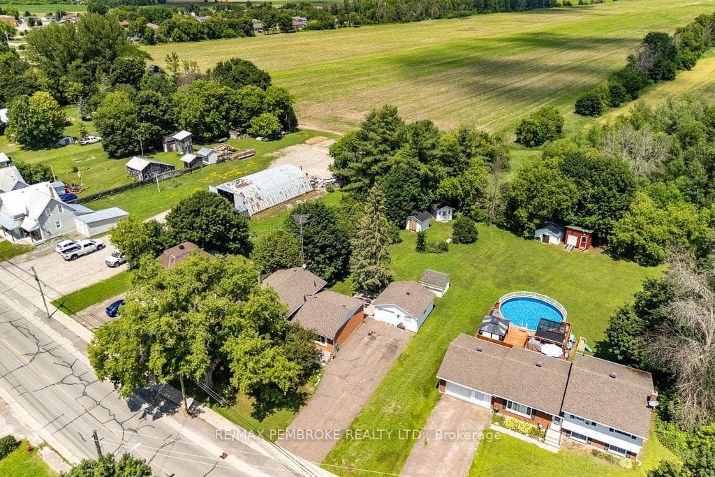 1656 Beachburg Road photo 42
