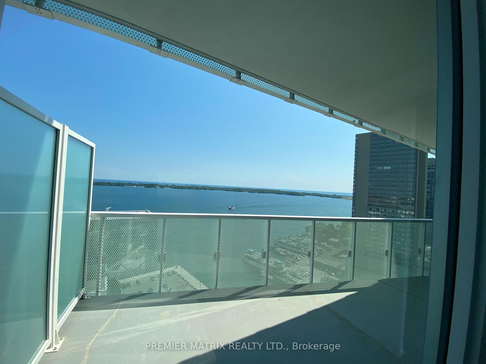 15 Queens Quay Unit 1903 photo 10
