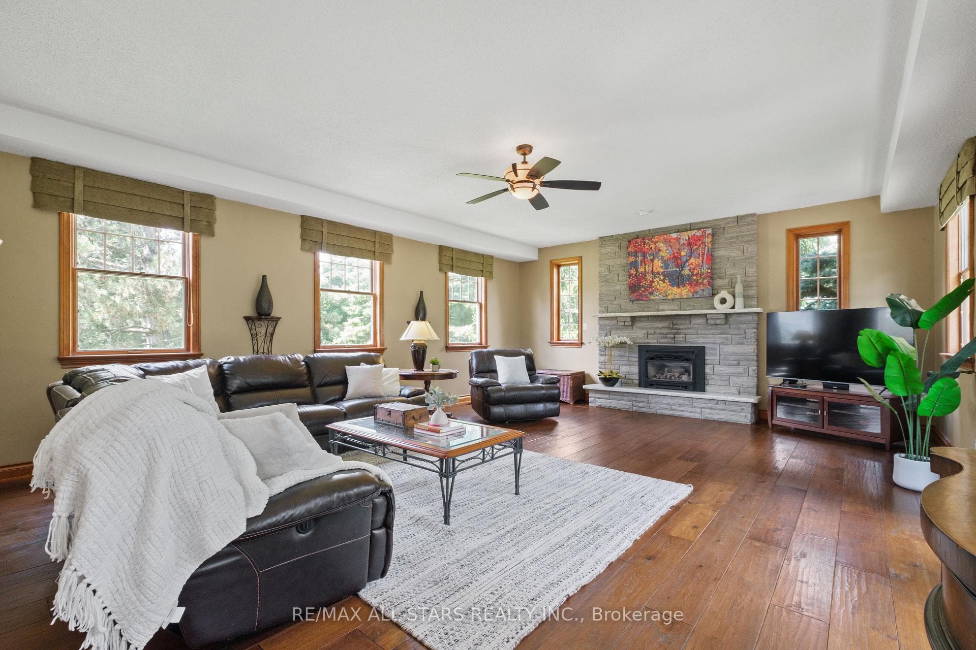 1648 Acorn Lane photo 14