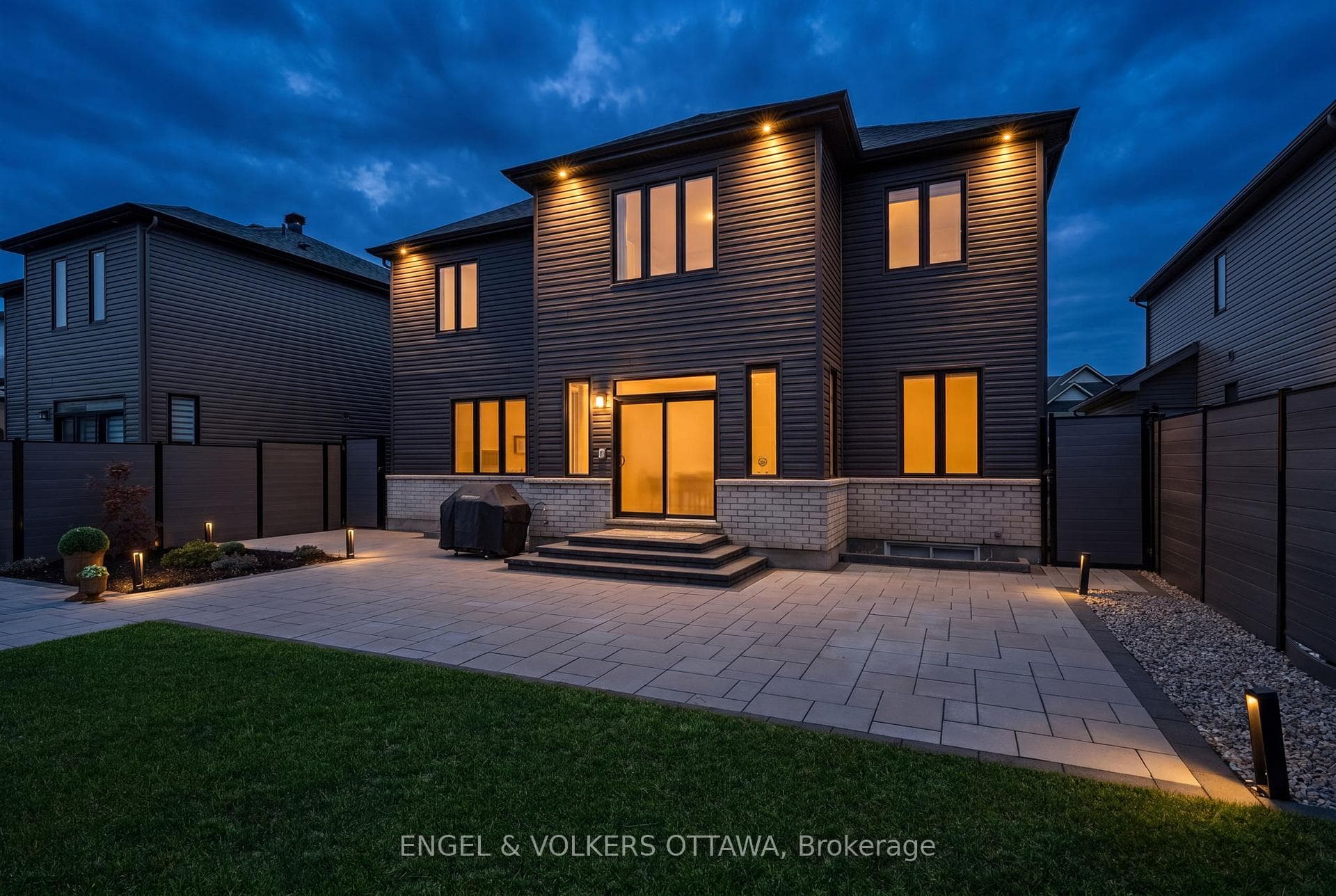 581 Bridgeport Avenue photo 34