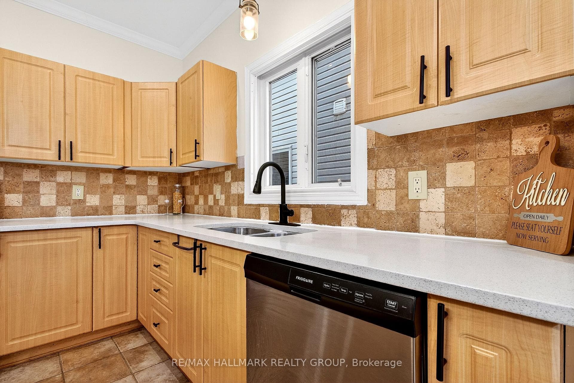 143 Borealis Crescent photo 13