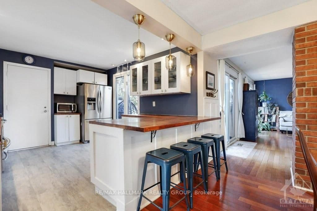 27 JACKSON Court photo 11