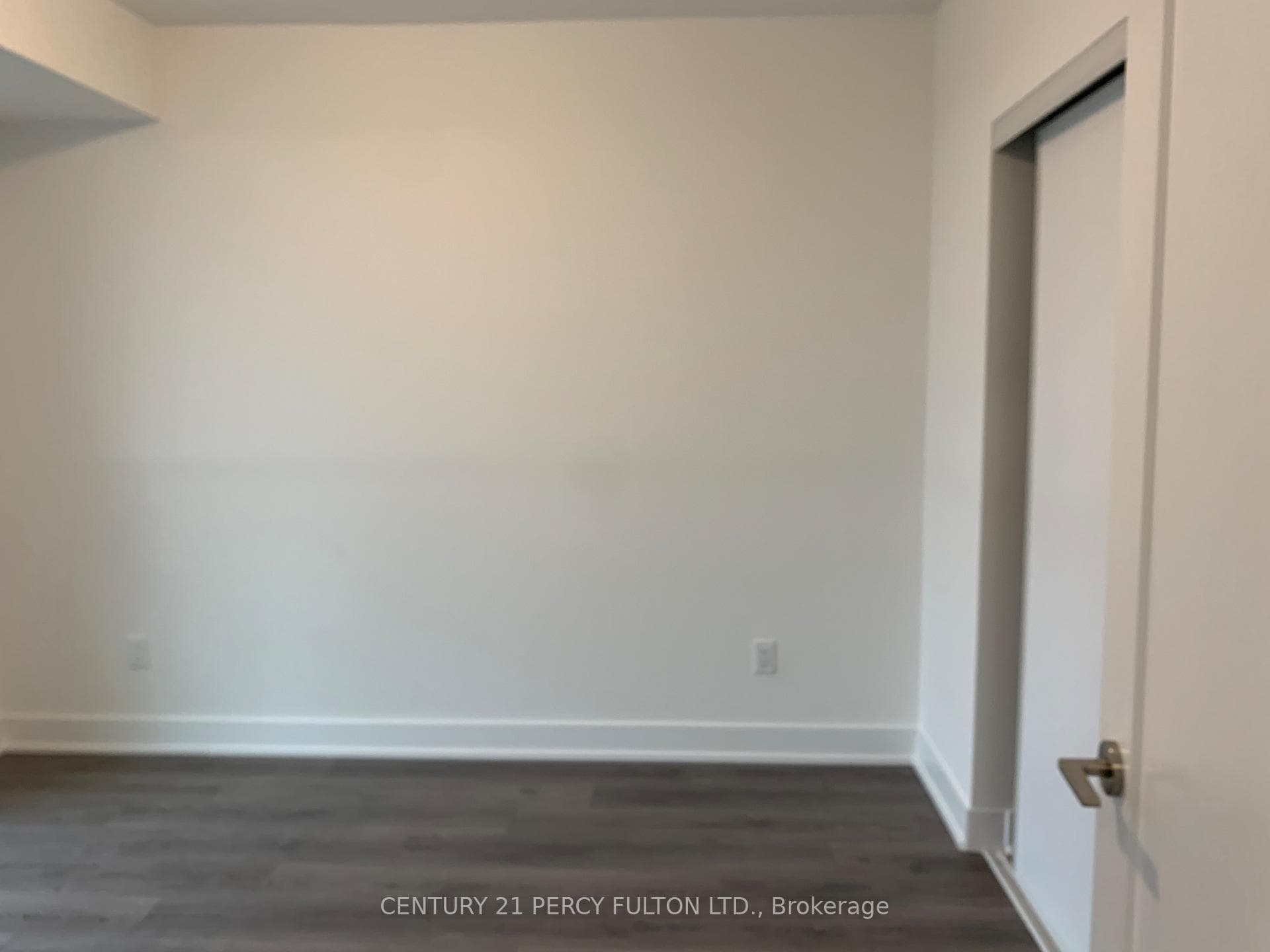 2545 Simcoe Street Unit 1713 photo 13