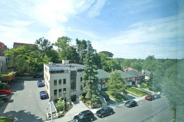 562 Eglinton Avenue Unit 307 photo 9