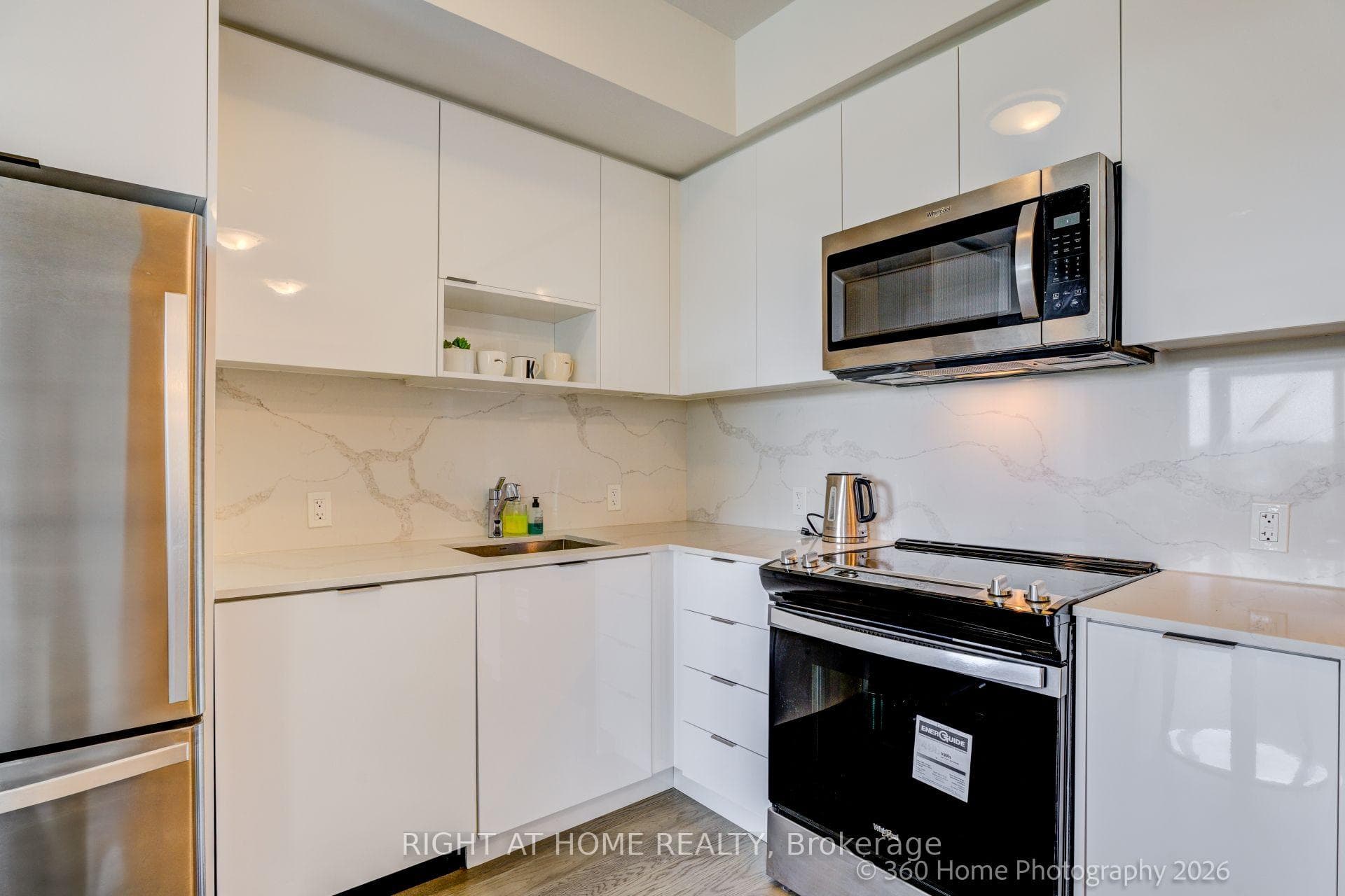 202 Burnhamthorpe Road Unit 505 photo 10