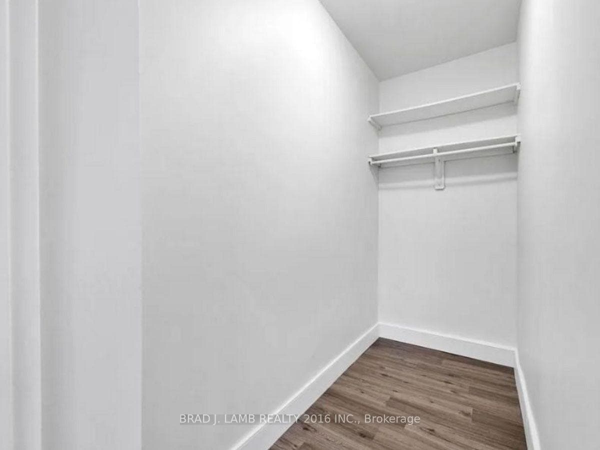3045 Queen Frederica Drive Unit 803 photo 4
