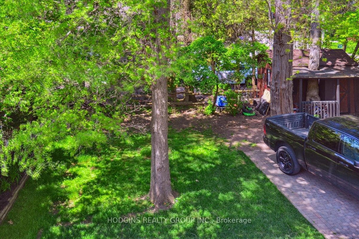 65 Mineola Road photo 40