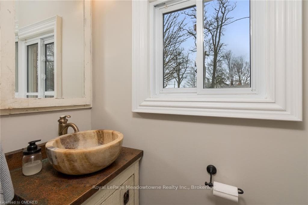 77 GUELPH Street photo 20