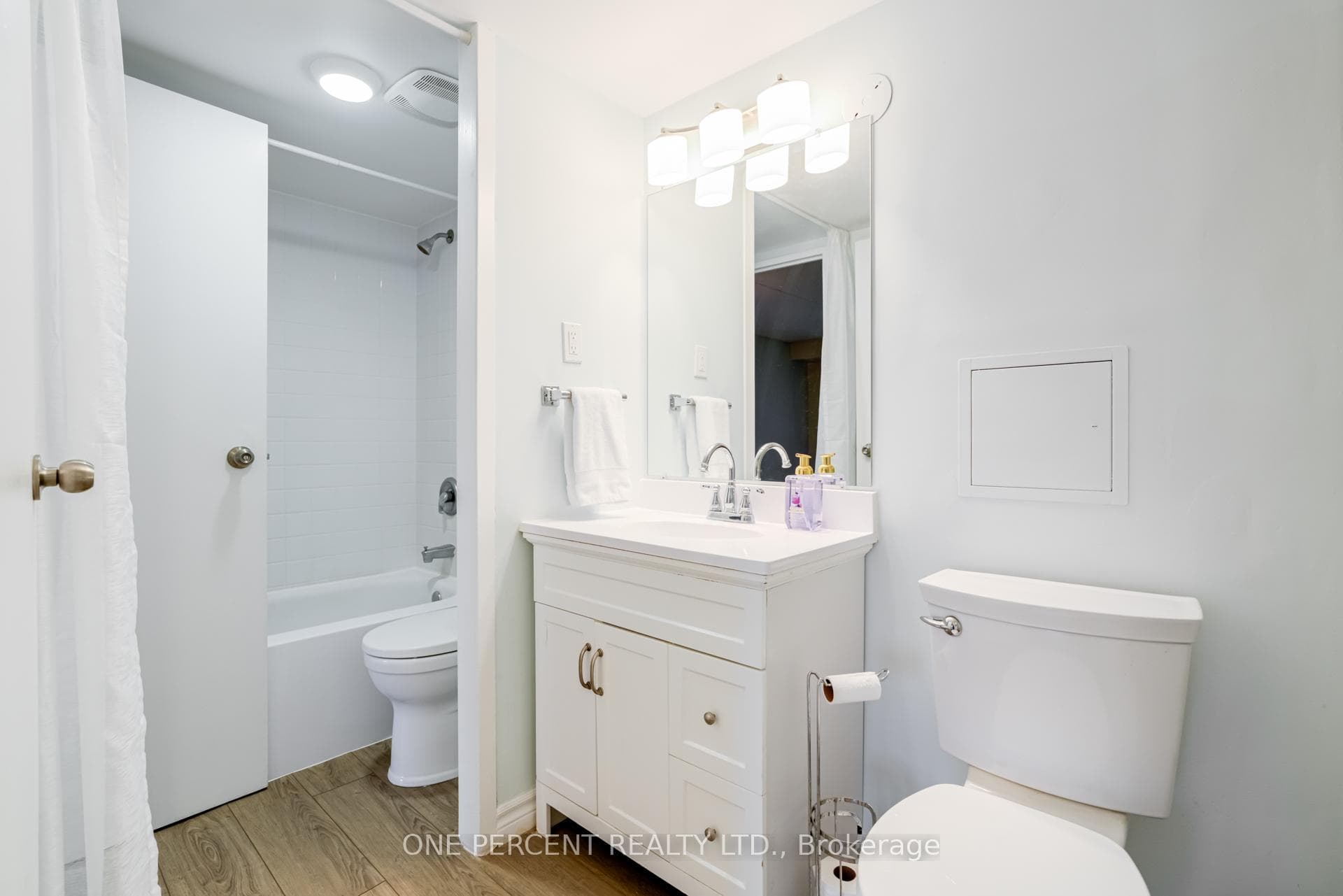 15390 Yonge Street Unit 406 photo 32