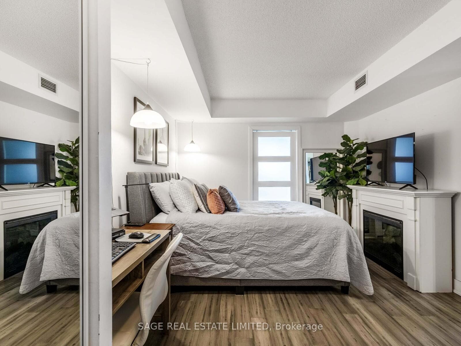550 Queens Quay Unit 522 photo 17