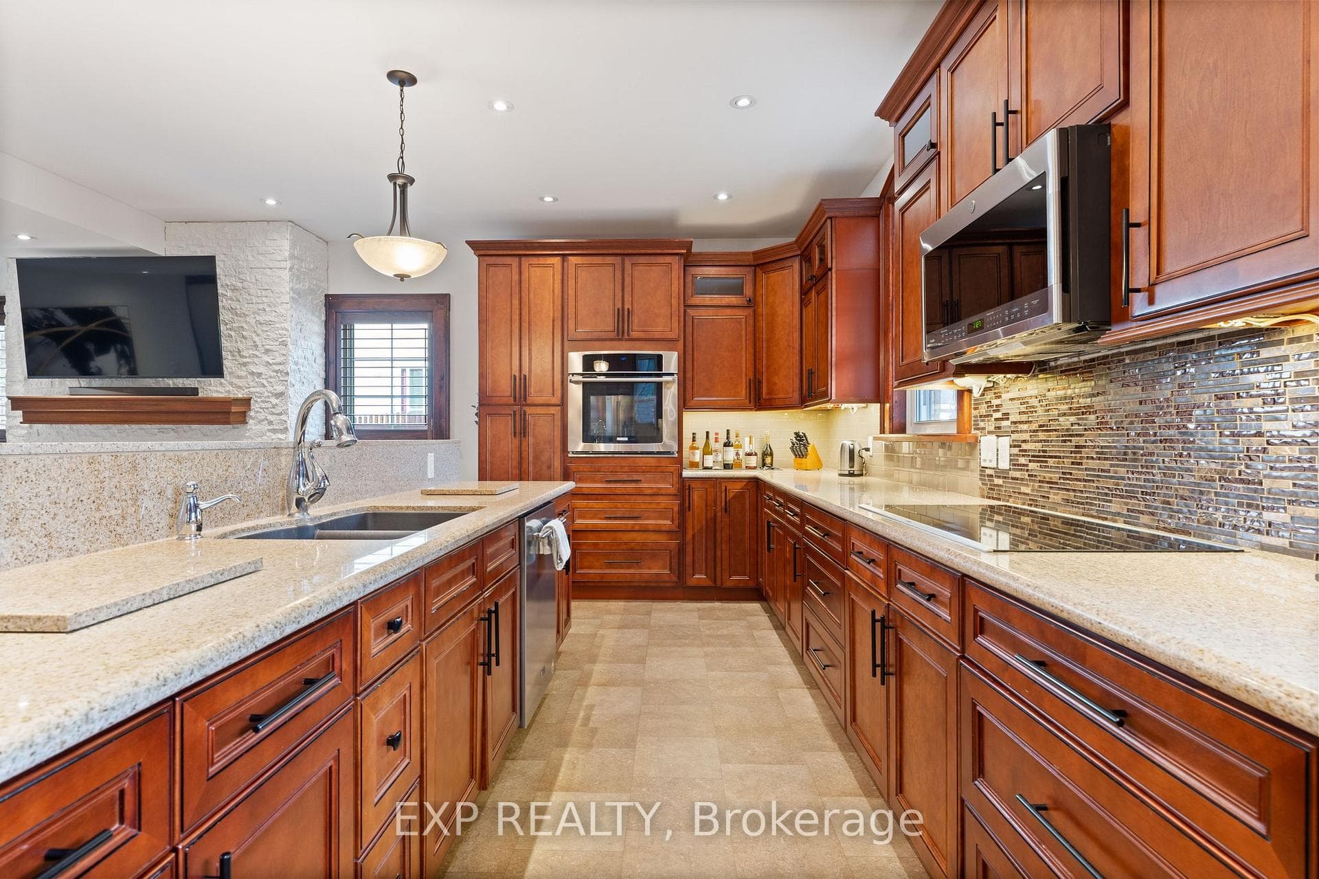 64 Avondale Avenue photo 16