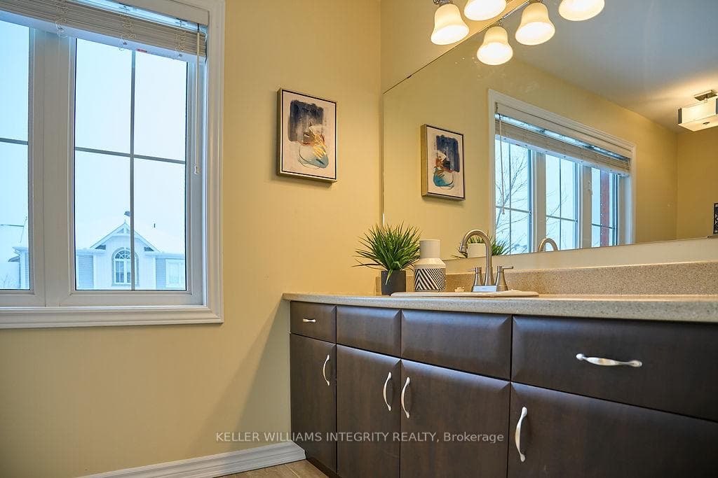 526 Khamsin Street photo 33