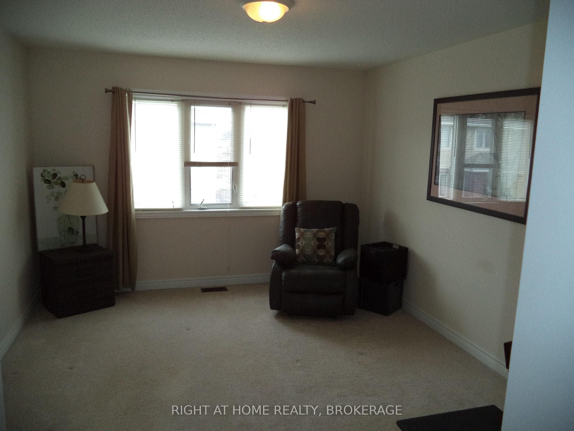 11 Colonel Lyall Street photo 25