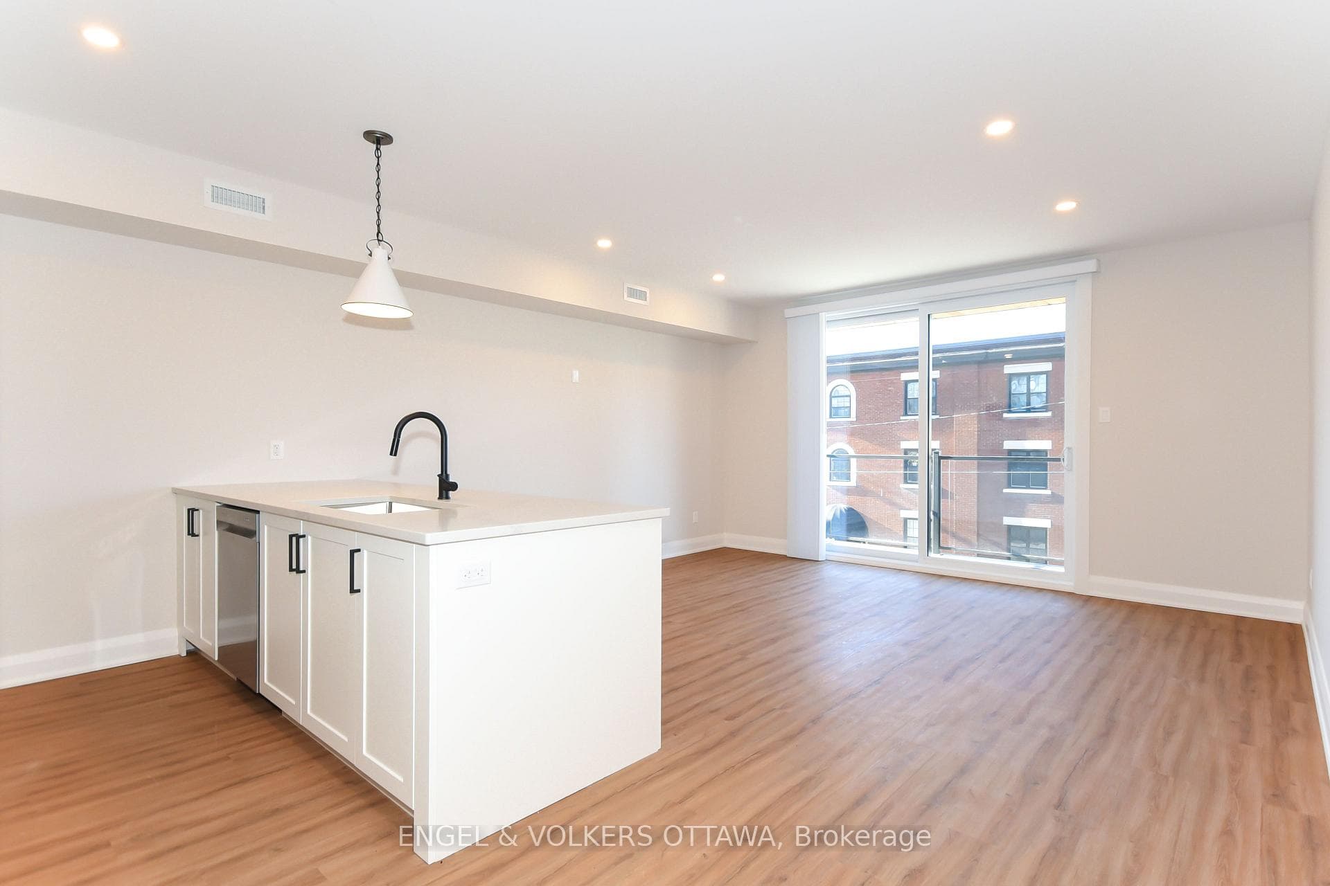 35 Monk Street Unit 6 photo 8