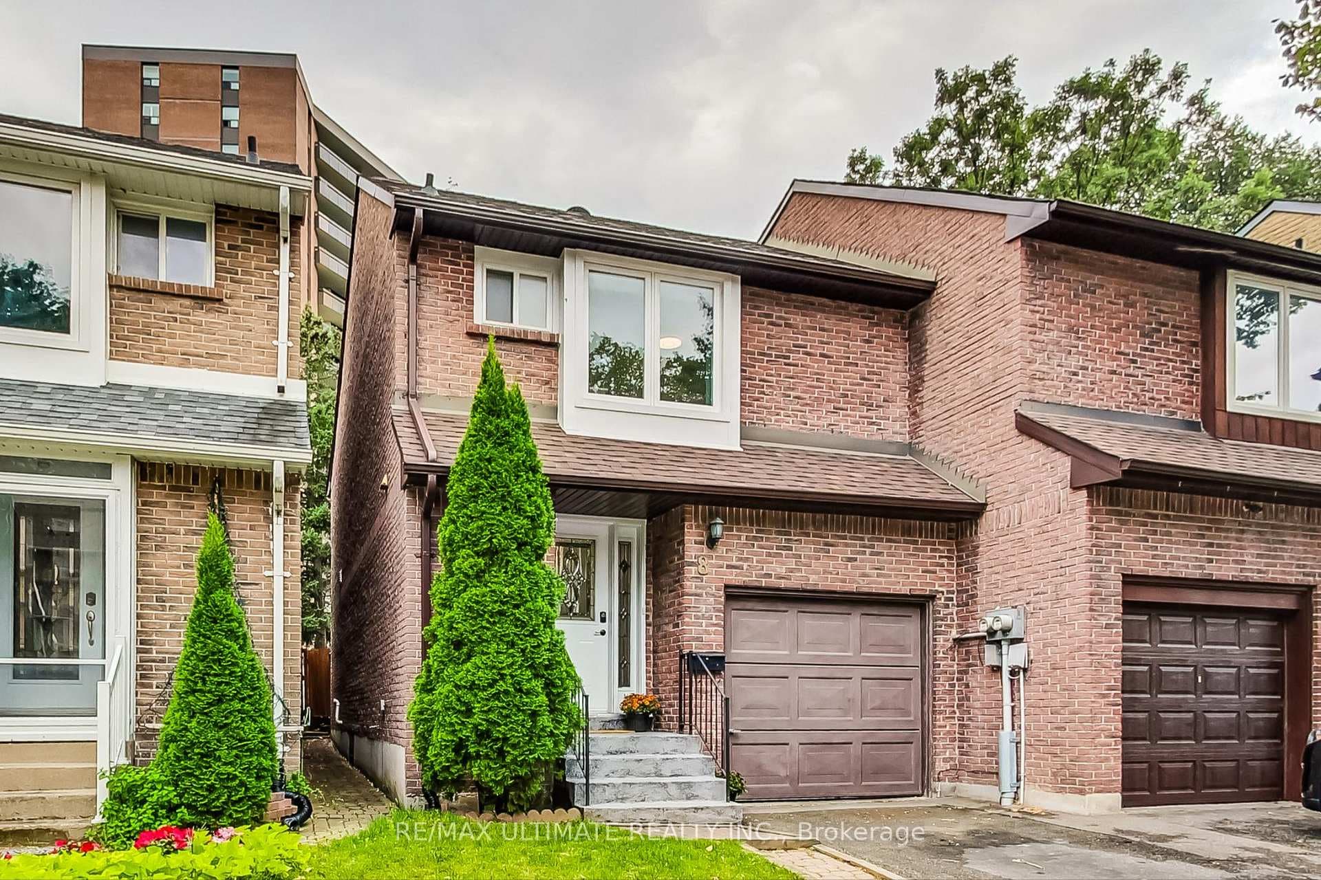 8 Markburn Court photo 32