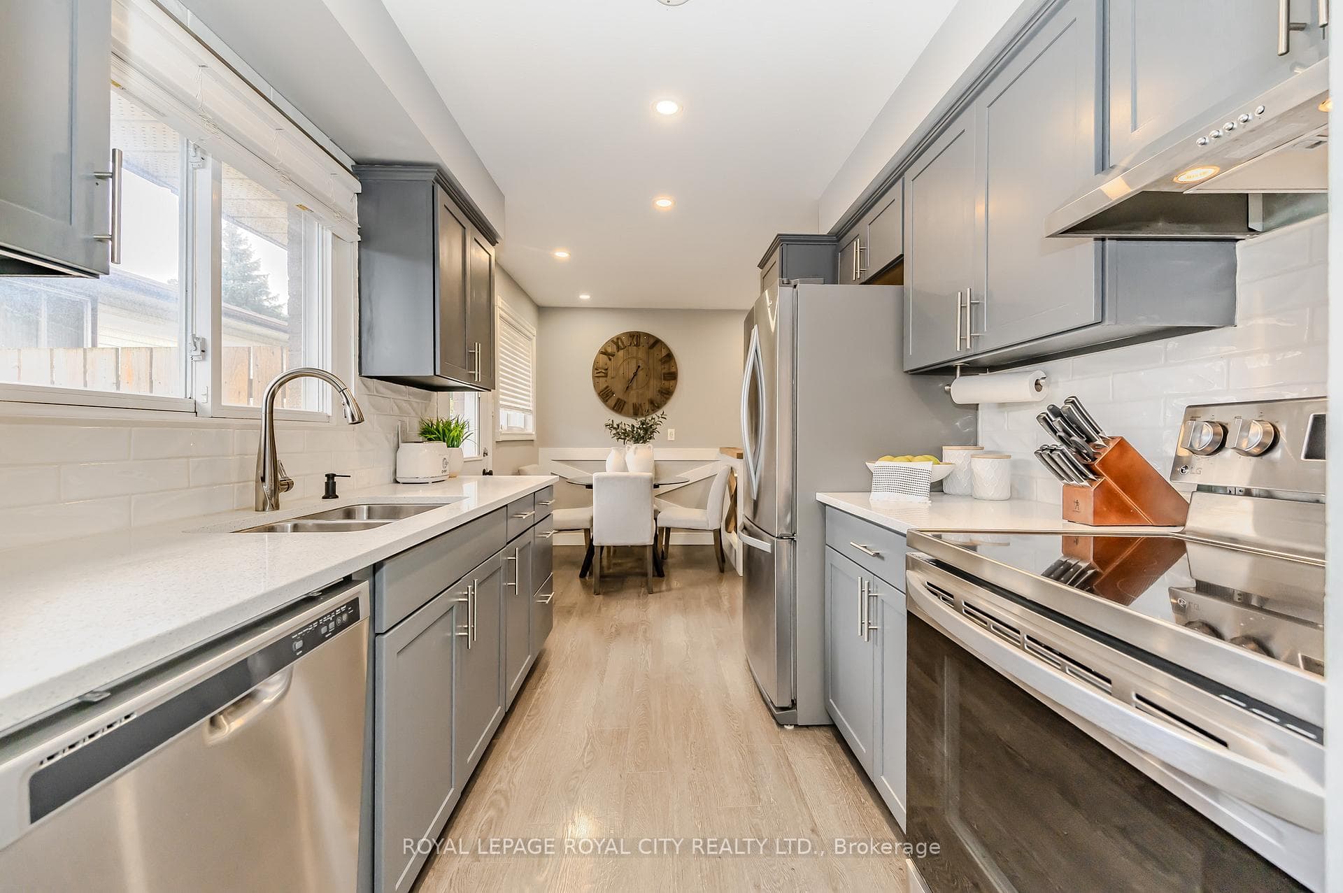 16 Nickolas Crescent photo 14