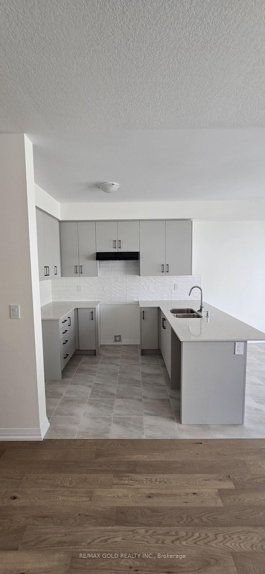30 Riley Park Drive photo 5