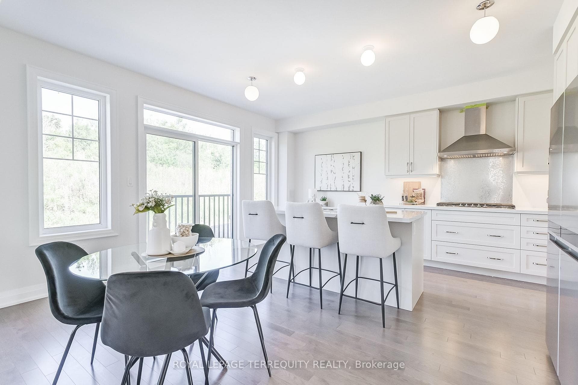 1224 Talisman Manor photo 19