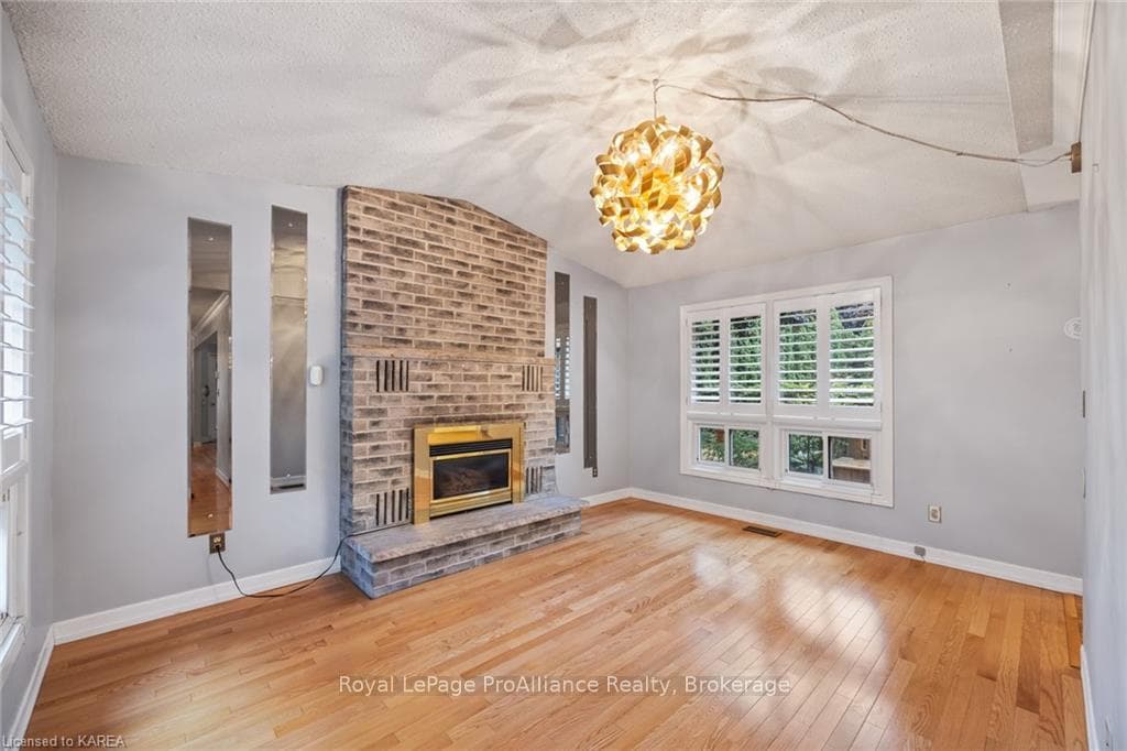 14 BALMORAL Court photo 12
